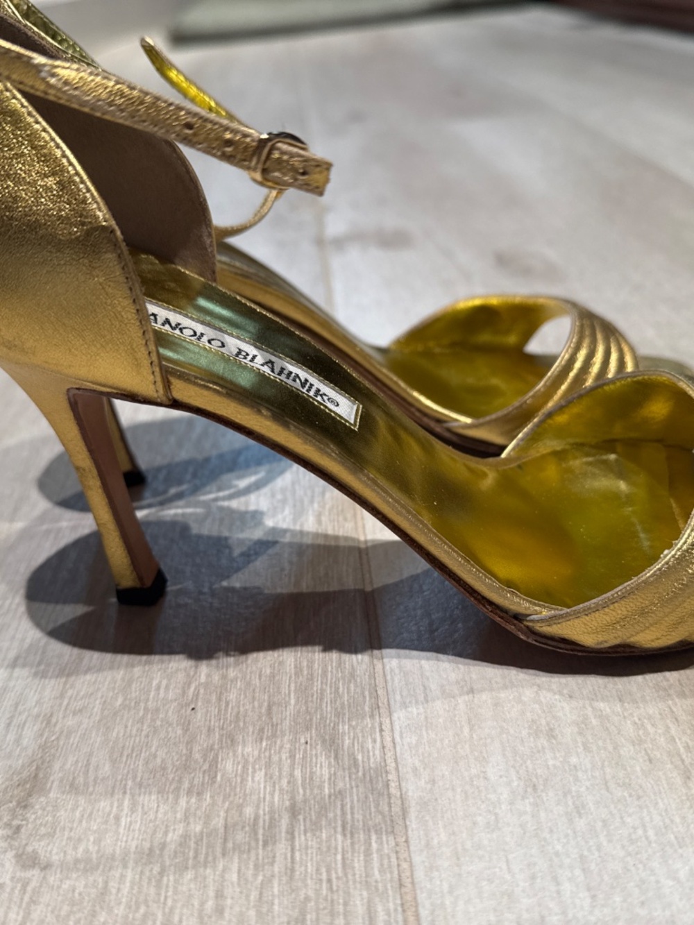 Manolo Blahnik, metallic gold strappy heels size 8 - Picture 7 of 12